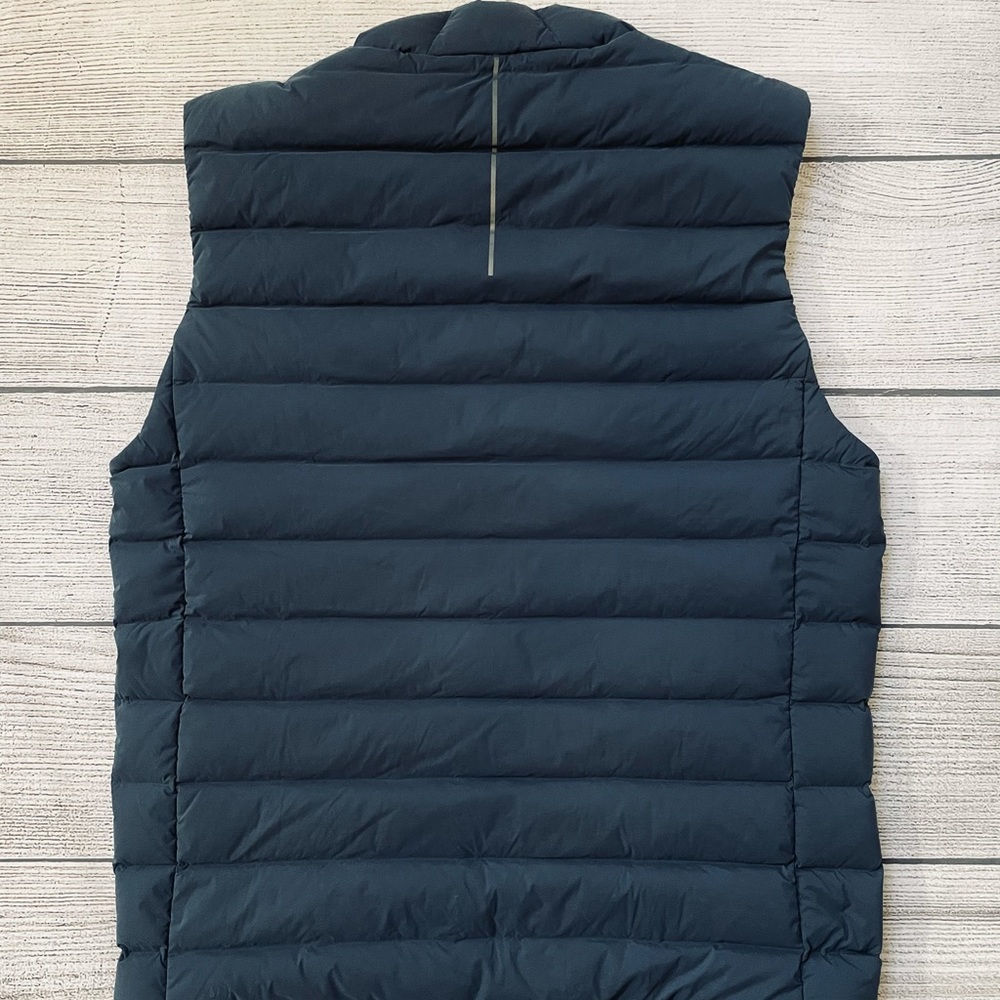 SOLD! Sold NWT LULULEMON Navigation Down Puffer Vest BLUE  M SOLD OUT COLOR - Picture 4 of 13